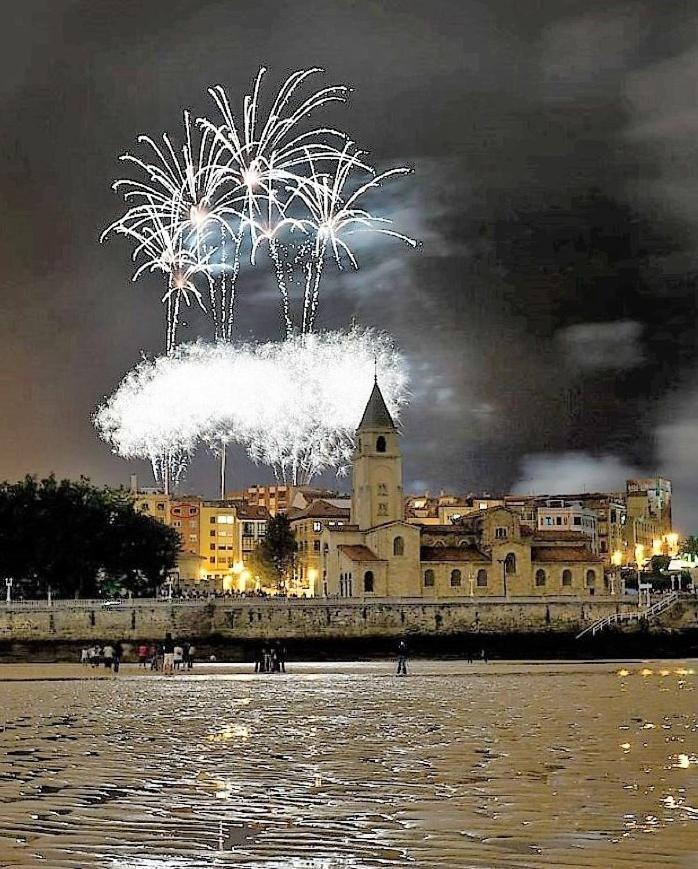 Ático en Cimadevilla Mirando al Mar Gijón Exterior foto
